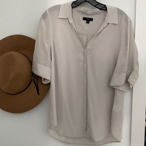 LIKE NEW Light Grey Short Sleeve Button Down Silk